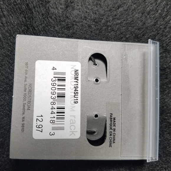 Earrings - Picture 4 of 4